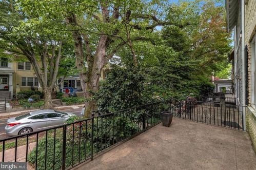 2752 Woodley Pl, Washington, DC 20008-1517