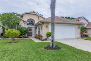 3859 Saint Armens Cir, Melbourne, FL 32934-8353