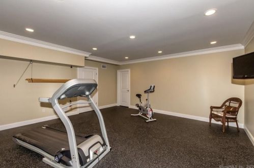 18 Heron Pond Rd, Essex CT  06426-1466 exterior