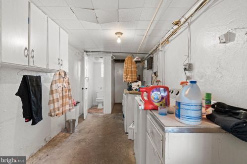 6118 Erdrick St, Philadelphia PA  19135-3517 exterior