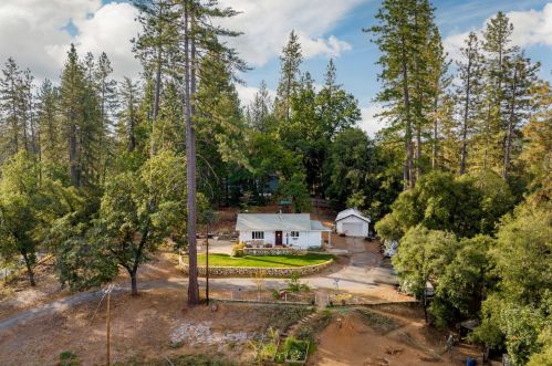 15242 Green Way Pl, Grass Valley, CA 95945-8809