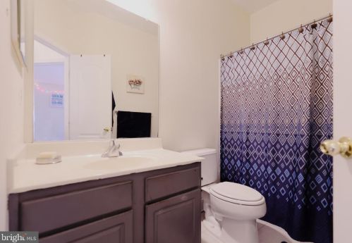 2472 Sylvan Moor Ln, Woodbridge VA  22191-6354 exterior