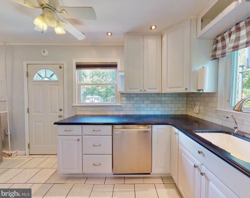 575 Winding Rd, Lansdale PA  19446-3446 exterior