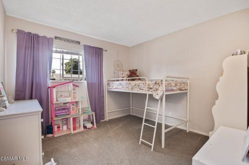 1648 Barnes St, Simi Valley CA  93063-3202 exterior