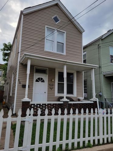 416 Kenton St, Newport, KY 41074-1318