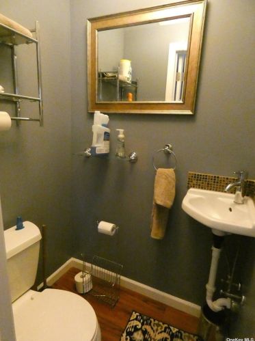 144 Old Country Rd, Huntington Station NY  11747-1814 exterior