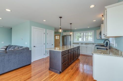 875 Valley Rd, Washington NH  03280-3122 exterior