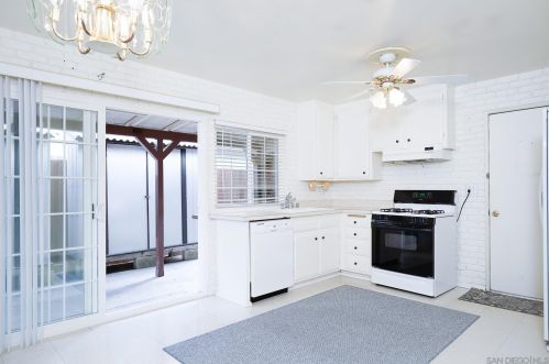 7241 Steinbeck Ave, San Diego, CA 92122-2820