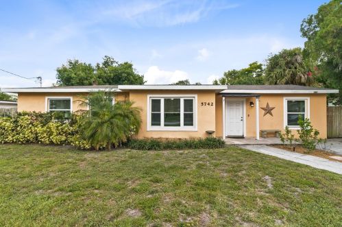 5742 Camellia Dr, Orlando, FL 32807-3245