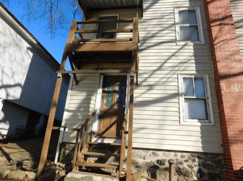 278 Main St, Bangor PA  18013-1949 exterior