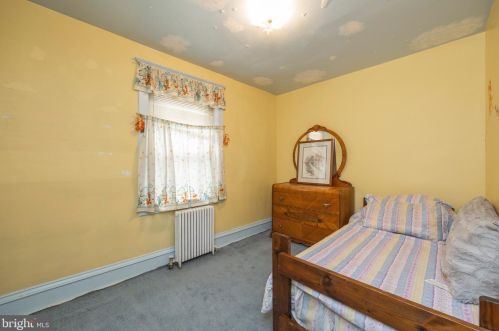 419 Derstine Ave, Lansdale PA 19446-3536 exterior