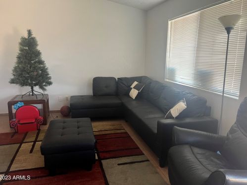 1051 Hillview St, Mesa, AZ 85201-2438