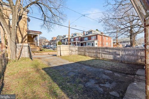 1922 Holly St, Harrisburg PA  17104-1916 exterior