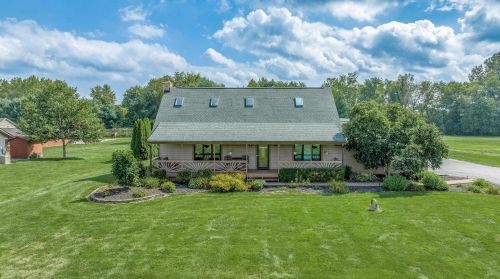 4917 Refugee Rd, Hebron, OH 43025-9583