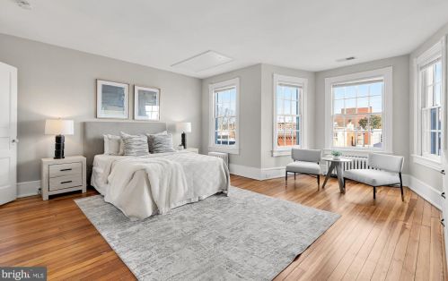 124 6 St, Washington DC 20002-2215 exterior