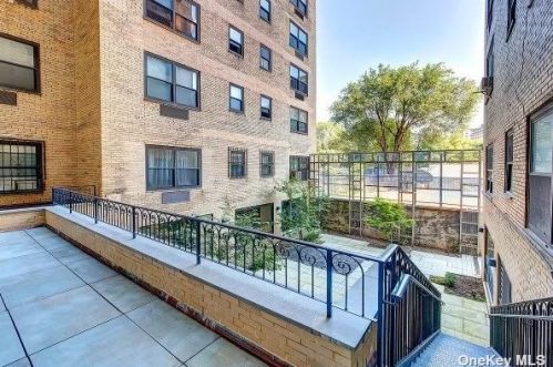 230 Riverside Dr, New York NY  10025-6172 exterior