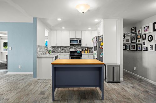 7990 Windsor Dr, La Mesa CA  91941-7808 exterior