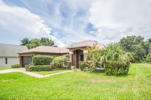 1360 Winged Foot Dr, Apopka, FL 32712-2380