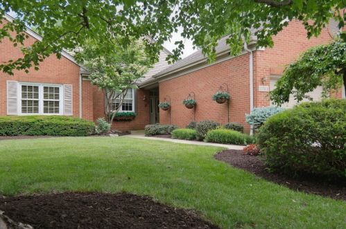 2762 Country Woods Ln, Cincinnati, OH 45248-5000