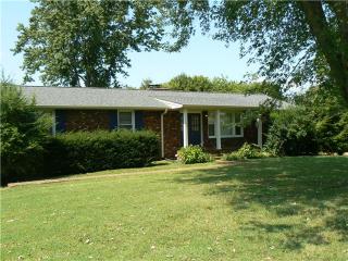 124 Glenn Hill Dr, Hendersonville, TN 37075-5130