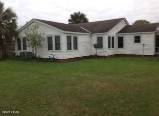 5382 Brown St, Graceville, FL 32440-1714
