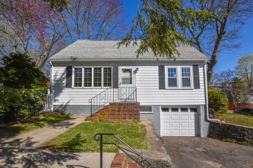 151 Fairbanks Rd, Dedham, MA 02026-4938