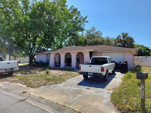 7350 Live Oak Ln, New Port Richey, FL 34653-2212