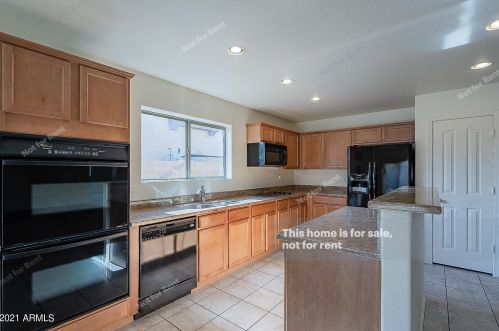 6883 Gemstone Pl, Chandler, AZ 85249-7216