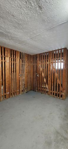 8121 Daly Rd, Cincinnati OH 45231-5702 exterior