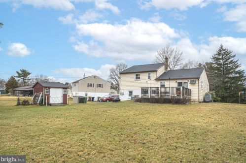 123 Maple Ave, Willow Grove PA  19090-2902 exterior