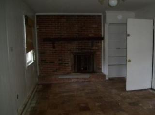 1238 Squirrel Hill Rd, Charlotte, NC 28213-5849