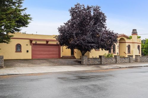 402 San Benito St, Princeton By The Sea, CA 94019-1737