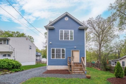 87 Tintle Ave, West Milford Lakes, NJ 07480-4722