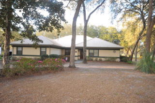 9711 110th St, Chiefland, FL 32626-3917