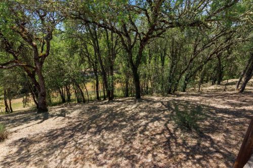 675 Starr Dust Ct, Lakeport CA  95453-6976 exterior