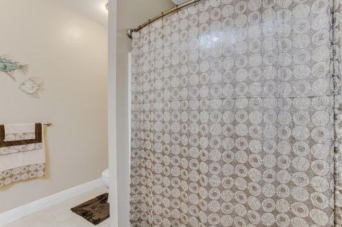 84 2nd Ave, Shalimar FL  32579-1951 exterior