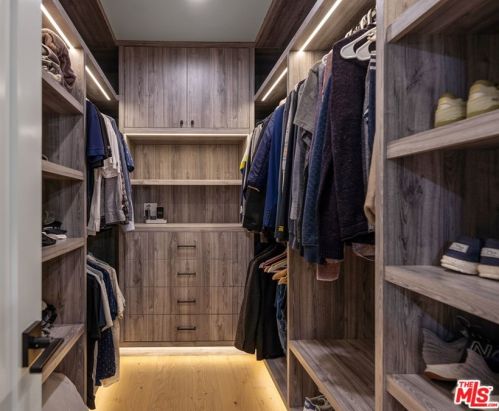 445 Sinaloa Rd, Simi Valley CA  93065-5430 exterior