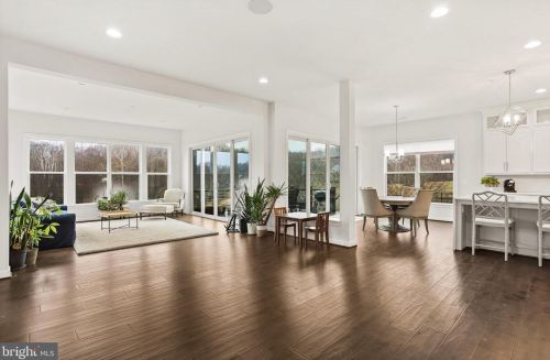 10244 Forest Lake Dr, Great Falls VA  22066-3609 exterior