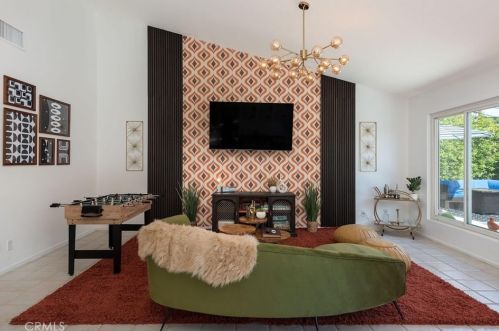 3670 Mesquite Ave, Palm Springs CA  92264-3400 exterior