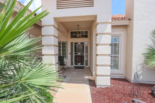 25621 Nottingham Dr, Chandler, AZ 85248-7906