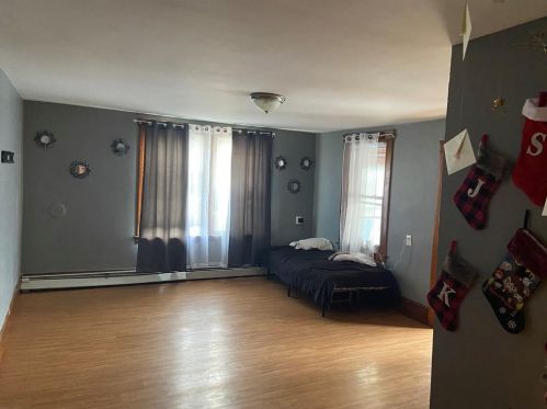 428 Elm St, Woonsocket, RI 02895-3438