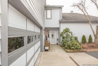 7 Twin Ponds Dr, Kingston, NY 12401-6429