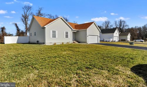 437 Phillips Dr, Magnolia, DE 19962-4619