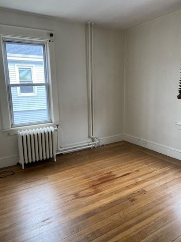 56 Middleton Ave, Middletown RI  02840-3657 exterior