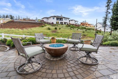 3736 Woodbourne Pl, Santa Rosa CA  95403-0941 exterior