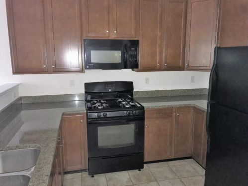 935 King Way, Breinigsville PA  18031-1483 exterior