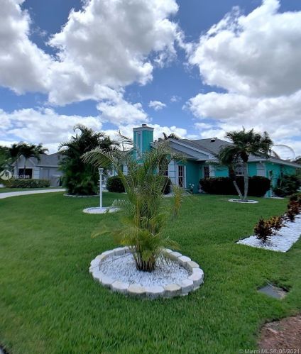 6815 Wadsworth Ter, Fort Pierce, FL 34952-8252