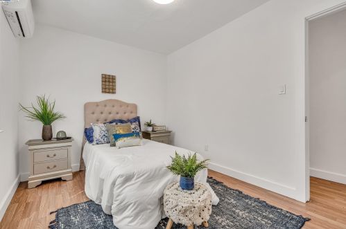 5531 Fremont St, Oakland CA 94608-2216 exterior