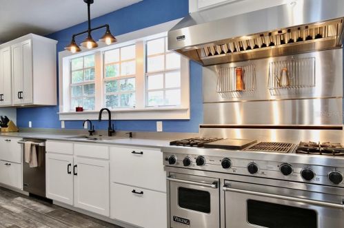 738 Edgewater Dr, Orlando FL 32804-6890 exterior