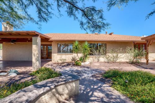 4421 Camino Gacela, Tucson AZ  85718-6807 exterior